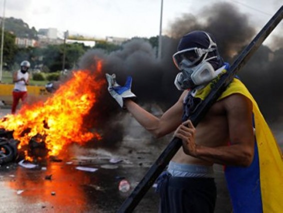 Վենեսուելայում շրջափակումից հանել են խորհրդարանի շենքը