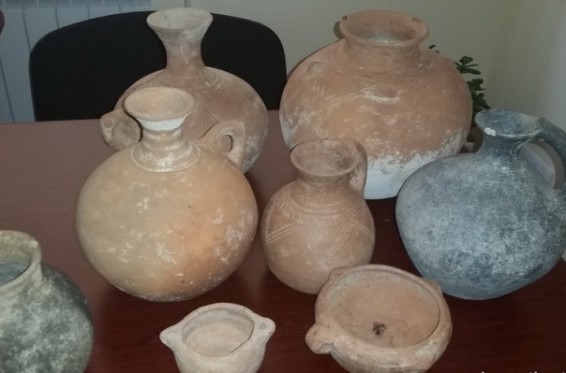 ՔԿ-ն Կապանում պատմական առանձնակի արժեք ունեցող դամբարաններից հափշտակված մի շարք իրեր է հայտնաբերել