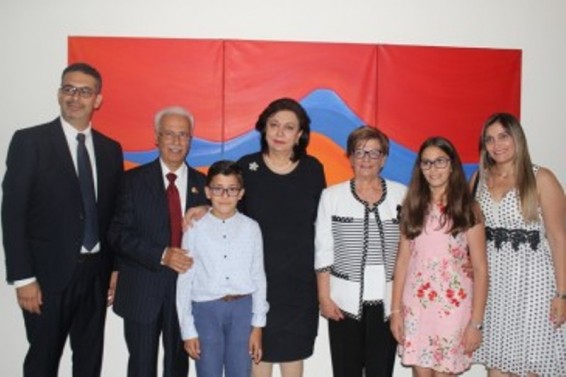 Լիբանանահայ գործիչներ Սարգիս և Զվարթ Նաջարյանները պարգևատրվեցին ՀՀ սփյուռքի նախարարությունում