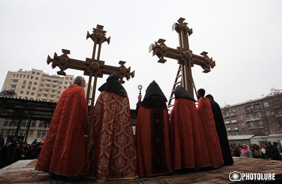 Արդյոք Աստված մարդուն փորձության տանո՞ւմ է, թե՞ ոչ