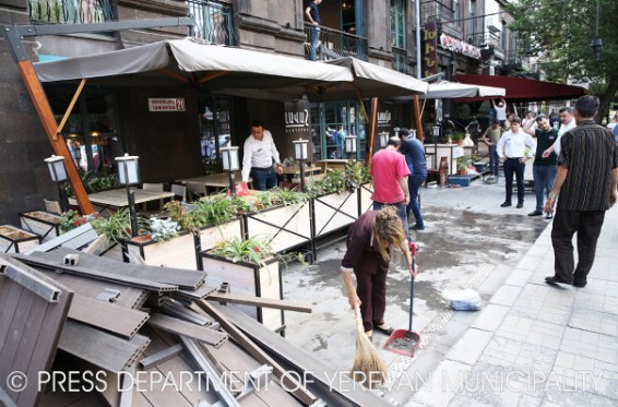 Թումանյան փողոցի բացօթյա սրճարանների գործունեությունն այլևս չի խոչընդոտի հետիոտնի անցուդարձը. Քաղաքապետարանը պարզաբանում է