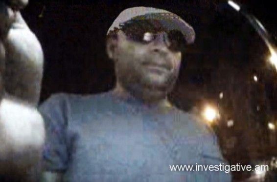 Video. Դավիթաշենում տղամարդը մուտք է գործել բնակարան, գողացել բանկային քարտ, այնուհետև փորձել բանկոմատից գումար կանխիկացնել