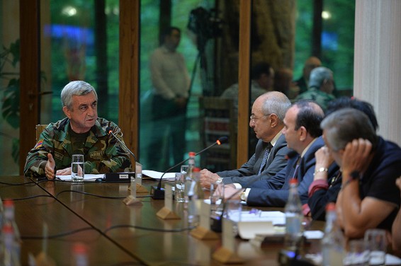 Հայկական բանակի հագեցվածությունը բավարար է լուծելու բոլոր ռազմական խնդիրները. Սերժ Սարգսյան