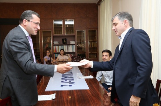 6 տնտեսվարողի «Օրինապահ հարկ վճարող» կարգավիճակի հավաստագիր է շնորհվել. ՊԵԿ