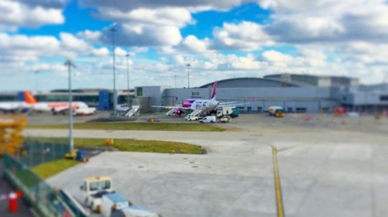 Լոնդոն թռչող ինքնաթիռի ուղևորը փորձել է օդում բացել դուռը