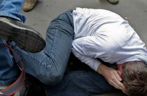 Երևանյան բարի դիմաց 27-ամյա երիտասարդի են ծեծել. նա տեղափոխվել է հիվանդանոց.tert.am