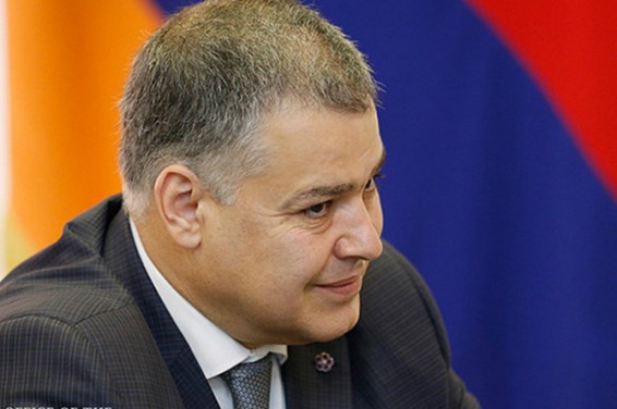 Чиновники в Армении не смогут претендовать на вторую оплачиваемую работу
