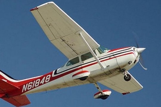 Video. Չեչնիայում ինքնաթիռը մխրճվել է ավտոմեքենայի մեջ