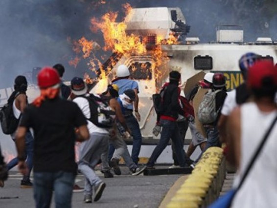 Մադուրոն առաջարկում է ցուցարարներին 25 տարվա ազատազրկման դատապարտել