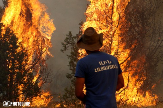 «Խոսրովի անտառ» պետական արգելոցում հրդեհաշիջմանը մասնակցում է 69 փրկարար