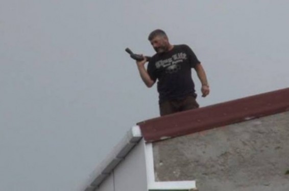 Ստամբուլում անհայտ տղամարդը շենքի տանիքից կրակ է բացել մարդկանց ուղղությամբ