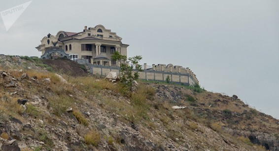 Օլիգարխներ, զգուշացե՛ք, հողը կարող է փախչել ձեր ոտքերի տակից