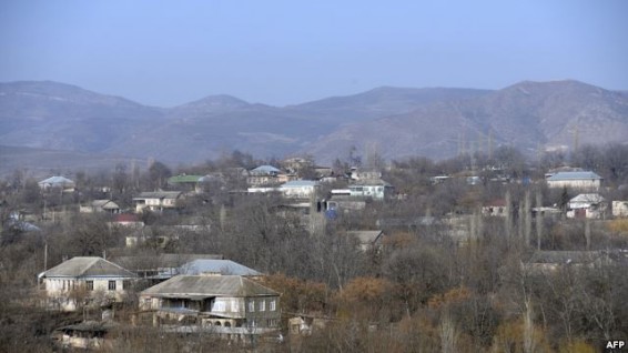 Жительница Азербайджана оказалась на армянской стороне