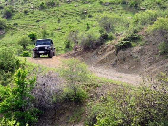 «Խոսրովի անտառում» հայտնաբերված ծխացող 20 օջախները 14-ը մարվել են, մյուսները մարվում են