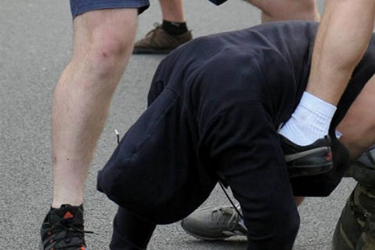 Դատապարտյալն ապօրինի դուրս է եկել ՔԿՀ-ի տարածքից և վիճաբանության բռնվելով մի խումբ անձանց հետ մարմնական վնասվածքներ ստացել