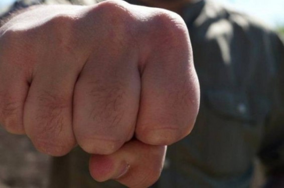 Երևանում 2 անսթափ քաղաքացի  քաշքշել և հարվածել են ՃՈ աշխատակիցներին. ՀՔԾ