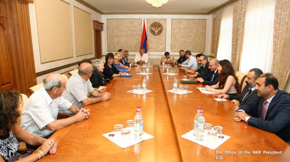 Արցախում է իատալահայ գրող Անտոնիա Արսլանը