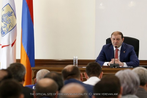 Делегация, возглавляемая мэром Еревана Тароном Маргаряном, отбыла с официальным визитом в Санкт-Петербург
