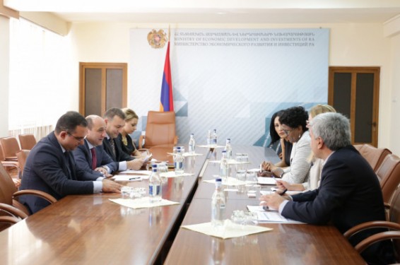 Սուրեն Կարայանը ՀԲ պատվիրակության հետ քննարկել է ներդրումների ներգրավման և արտահանման խթանմանն ուղղված քաղաքականությունը