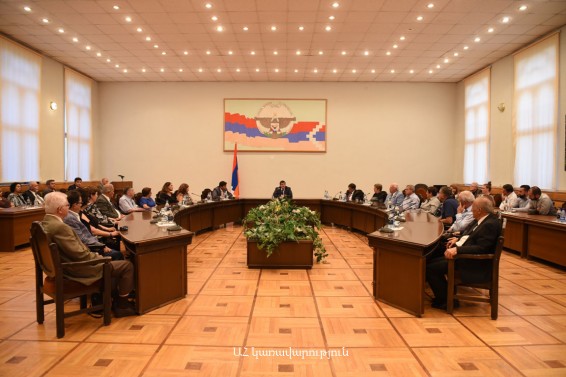 Արայիկ Հարությունյանն ընդունել է «Հայաստան» համահայկական հիմնադրամի մի խումբ բարերարների