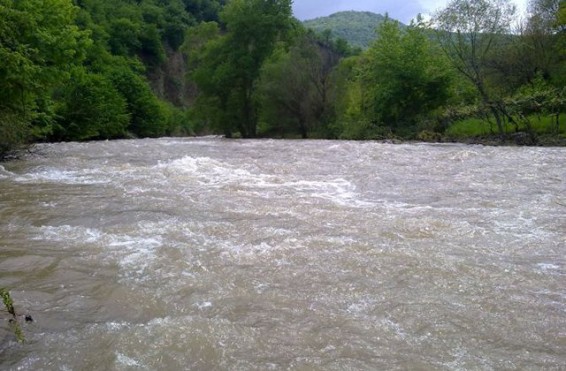 Անհետ կորած բնակչուհու որոնումները վերսկսվել են. ավելի վաղ ջրամբարի ափին հայտնաբերվել էր նրա հողաթափը