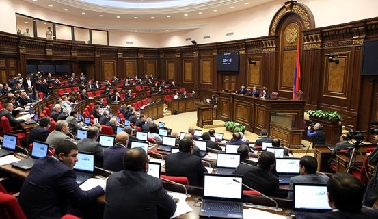 Парламент Армении в первом чтении принял проект изменений в законе «О банках и банковской деятельности»